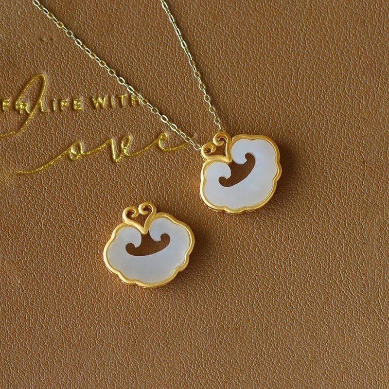 Charming Gold Necklace for Any Occasion