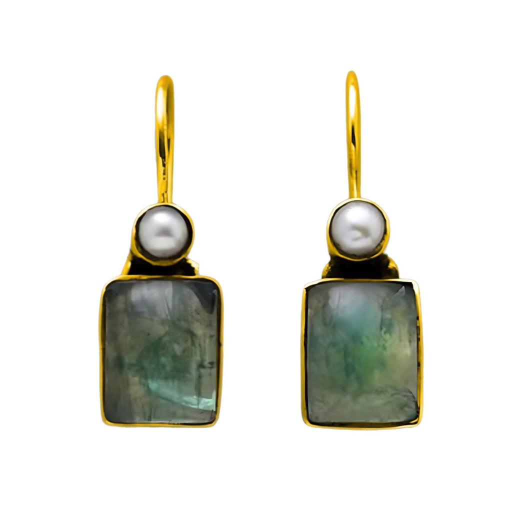 Charming Pearl Earring for Any Occasion