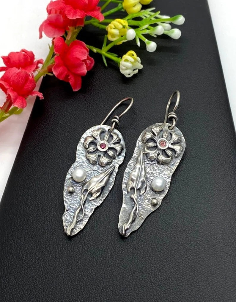 Beautiful Silver Earring with Unique Style