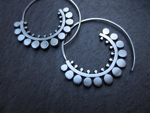 Charming Earring for Any Occasion