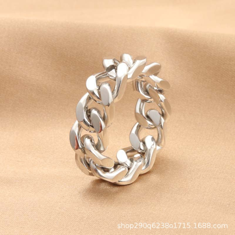 Classic Chain with Timeless Appeal