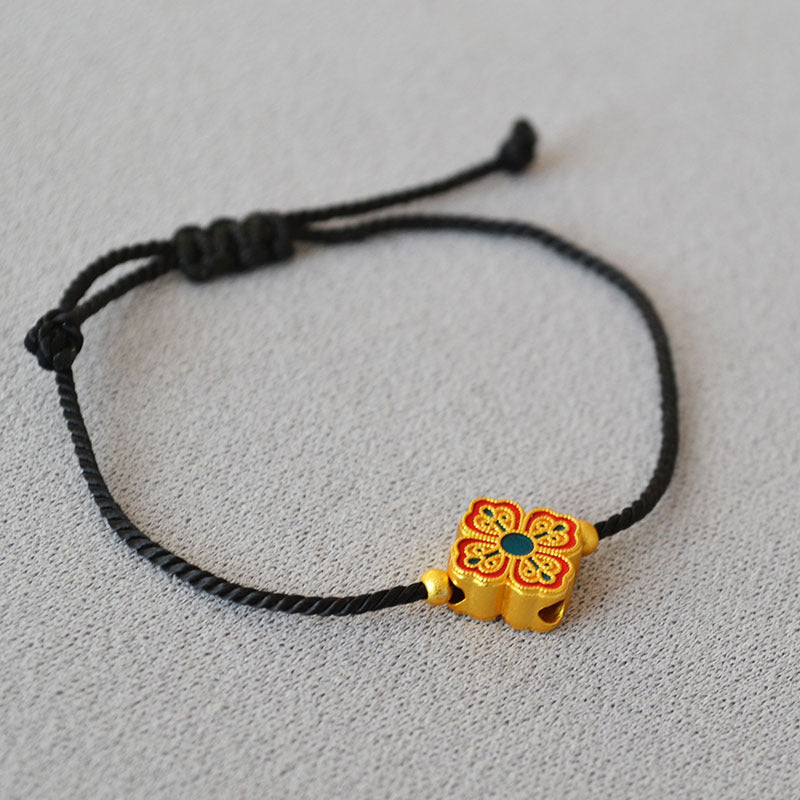 Charming Gold Bracelet for Any Occasion