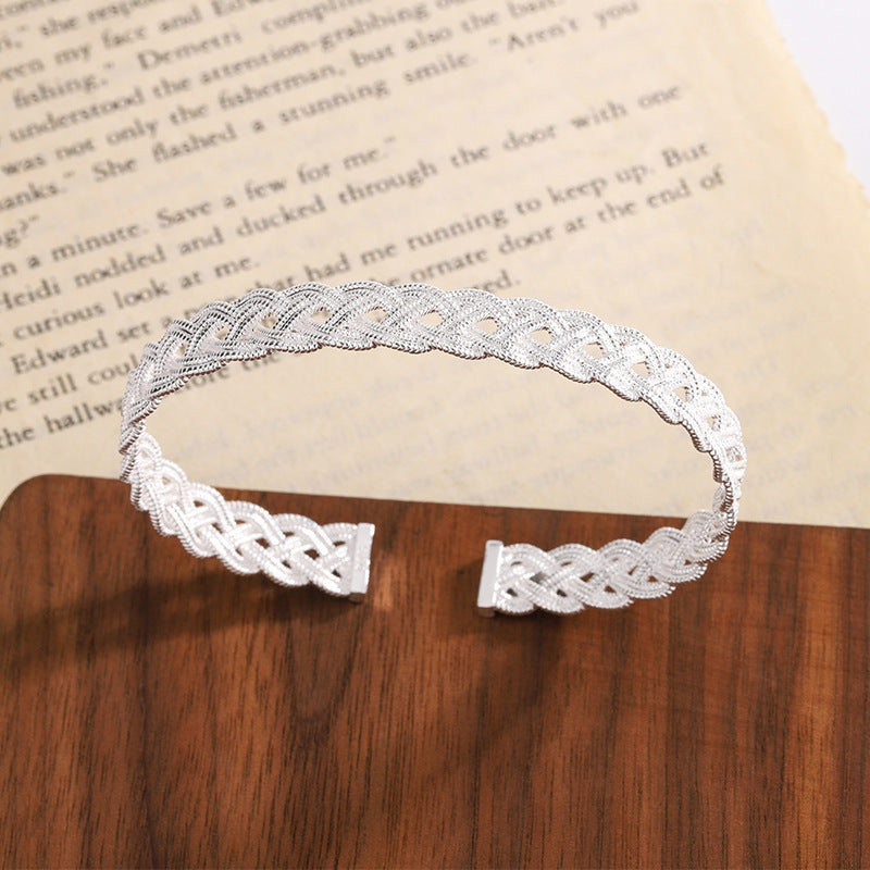 Romantic Bracelet for Special Moments