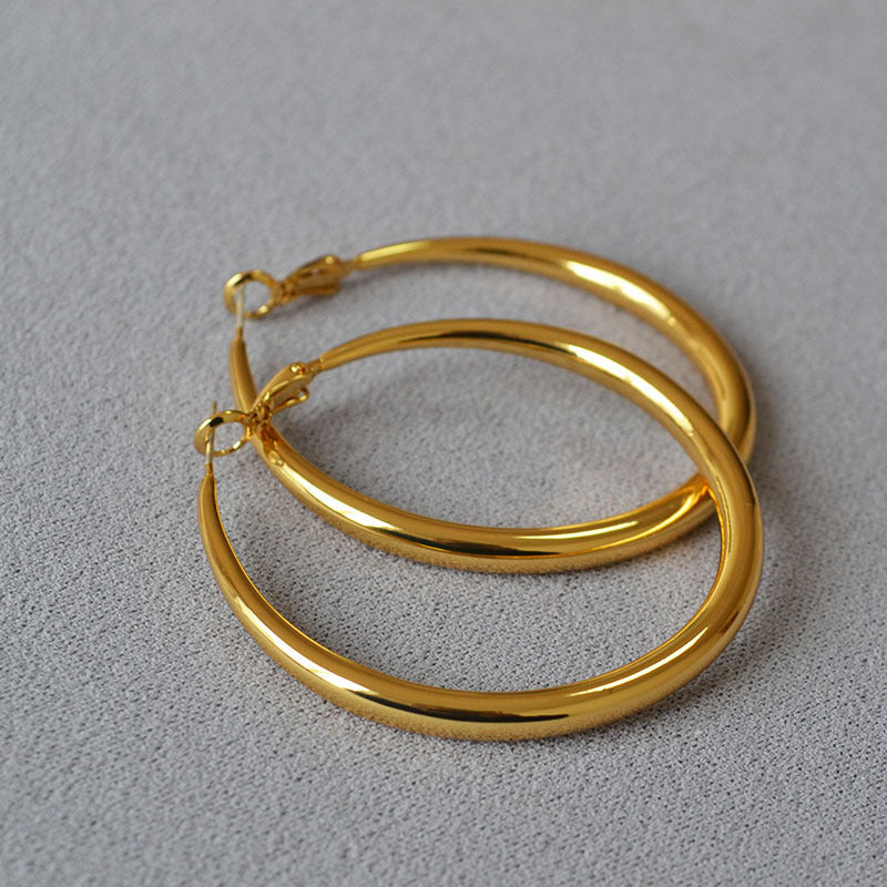 Romantic Silver Earring for Special Moments