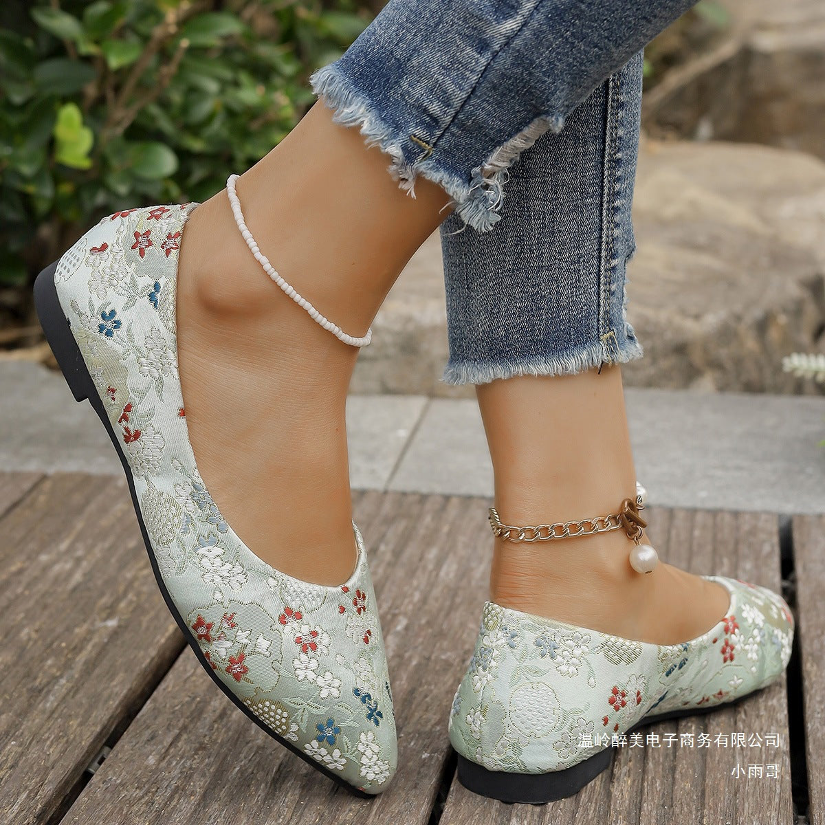 Chic Orthopedic Shoes with Unique Design