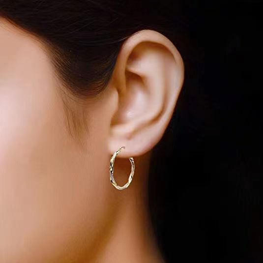 Beautiful Gold Earring with Unique Style