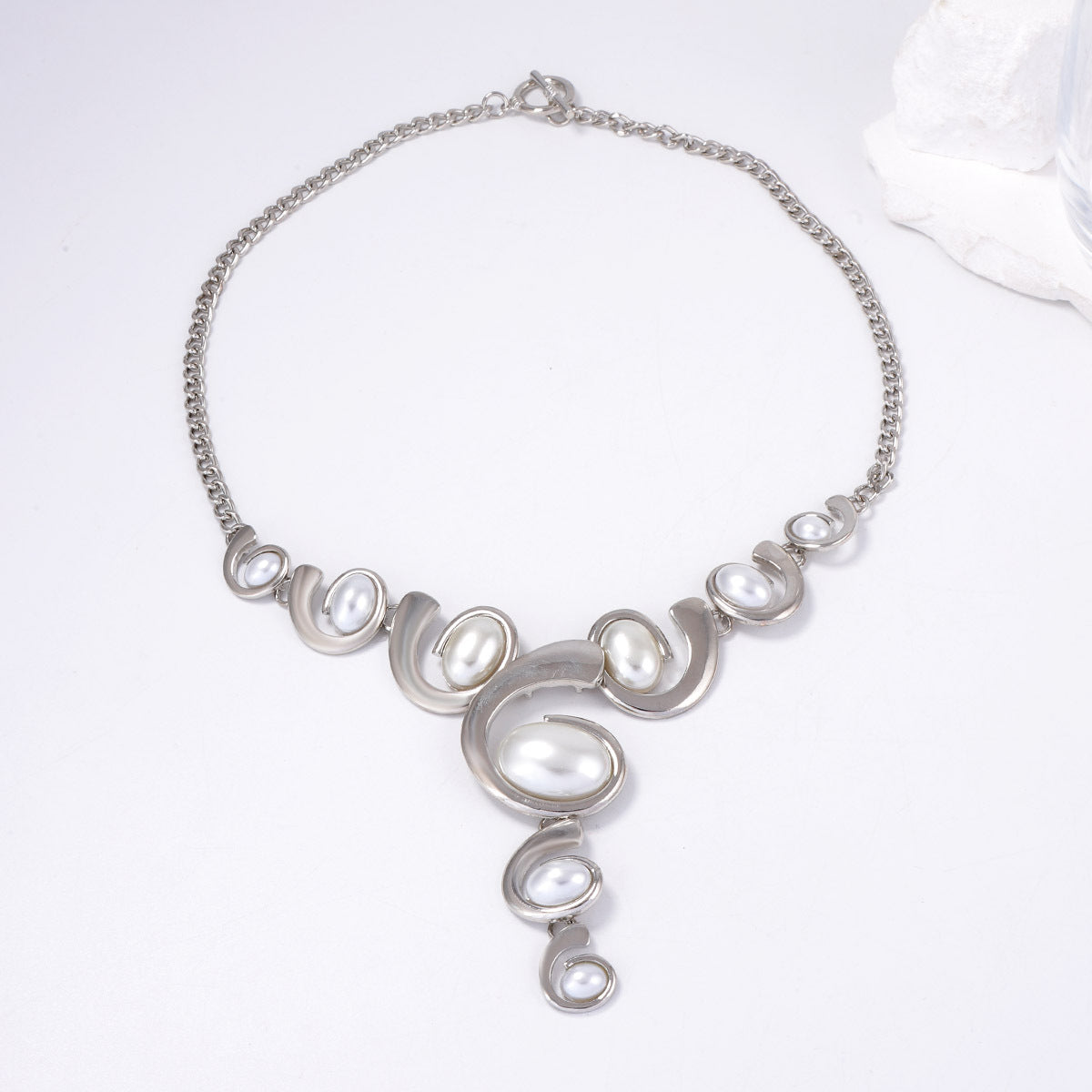Charming Pearl Necklace for Any Occasion
