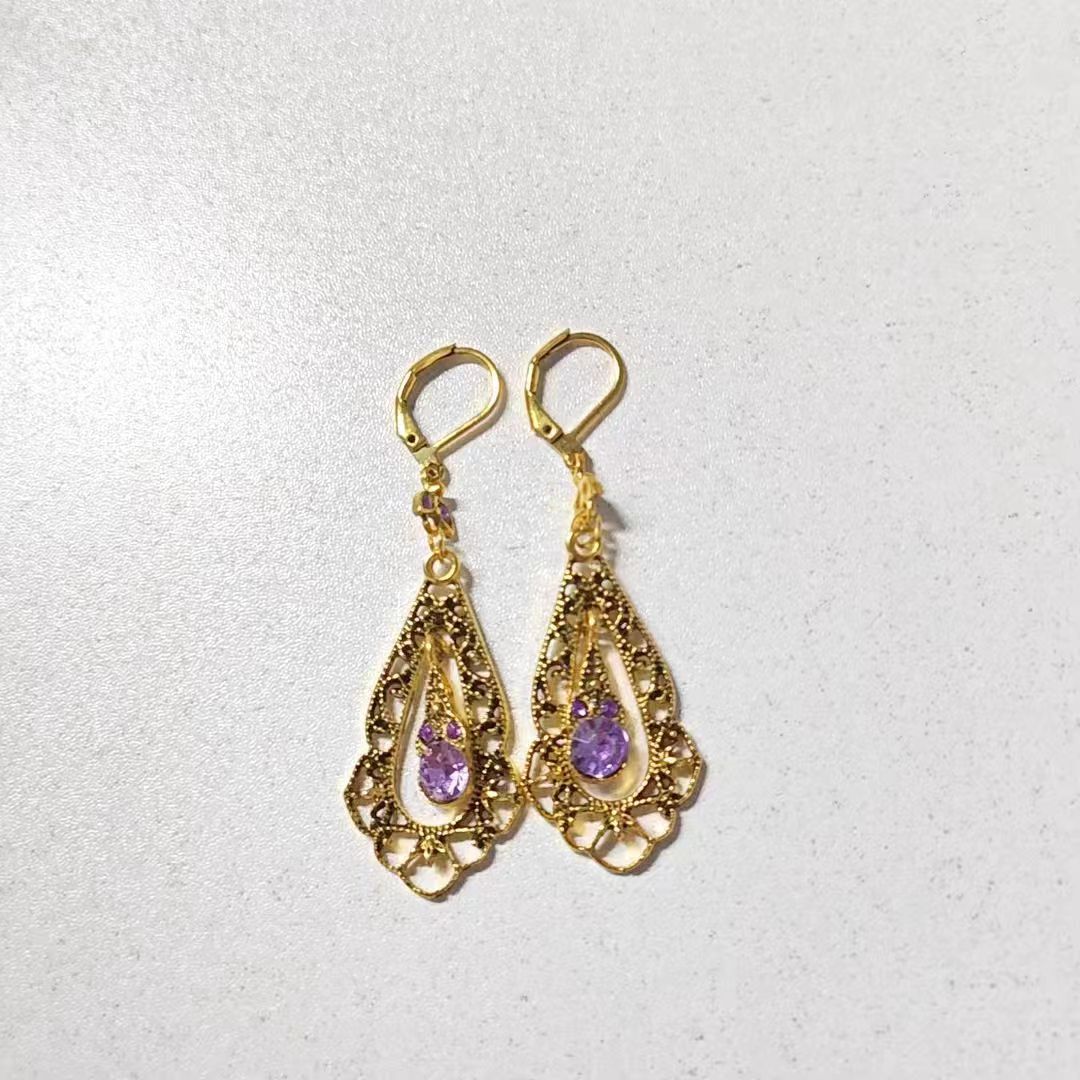 Charming Earring for Any Occasion