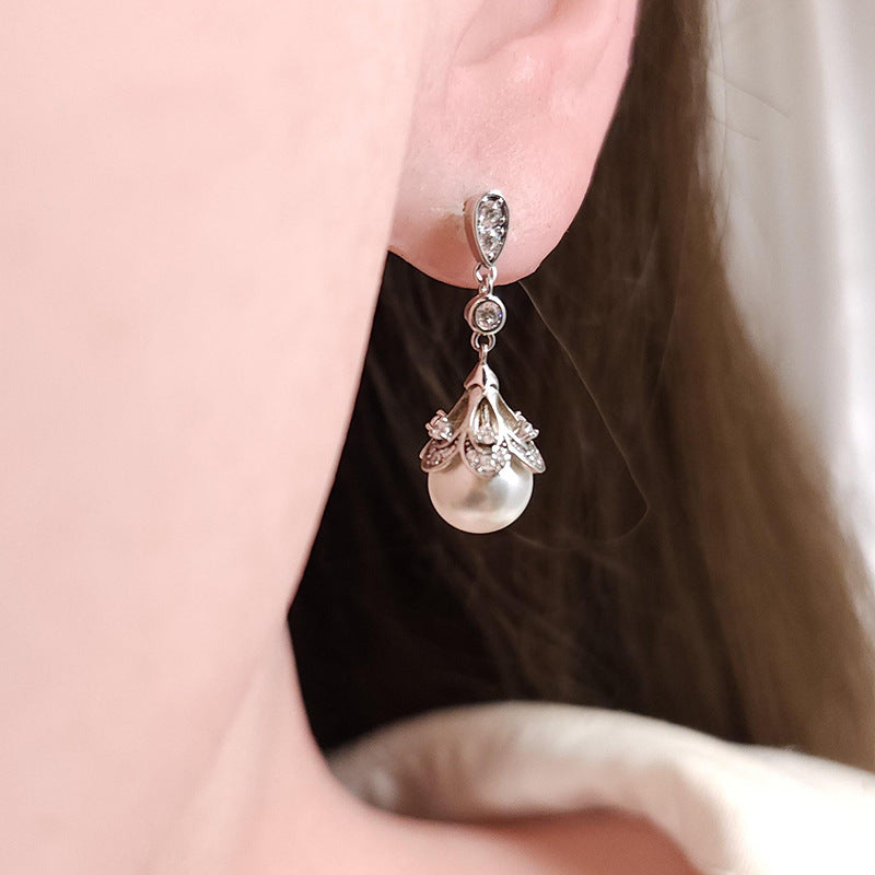 Beautiful Silver Earring with Unique Style