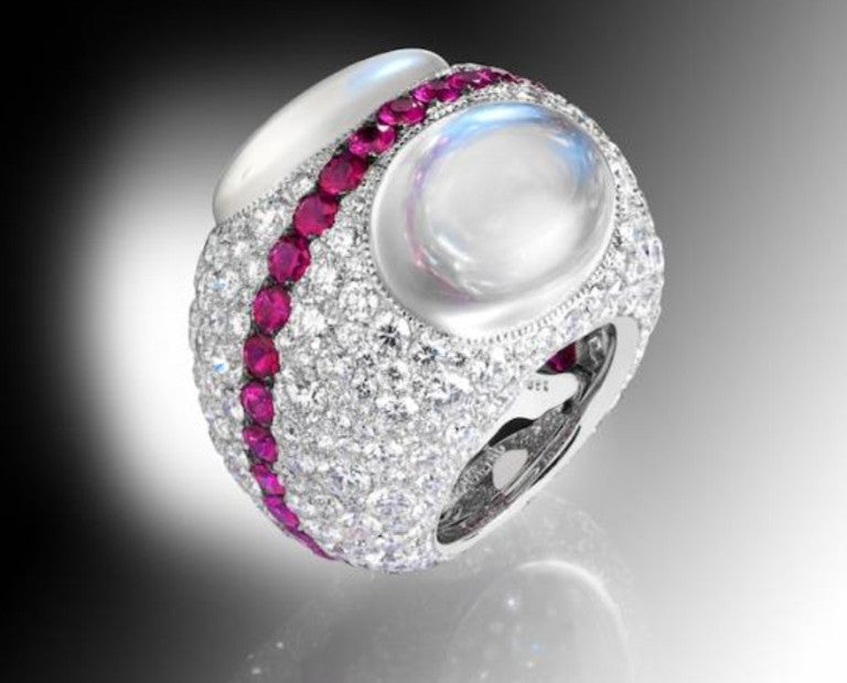 Classic Silver Ring with Timeless Appeal