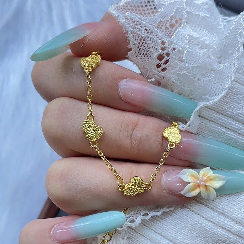 Classic Gold Bracelet with Timeless Appeal