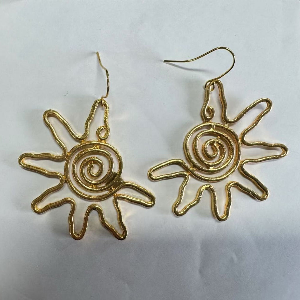 Beautiful Gold Earring with Unique Style