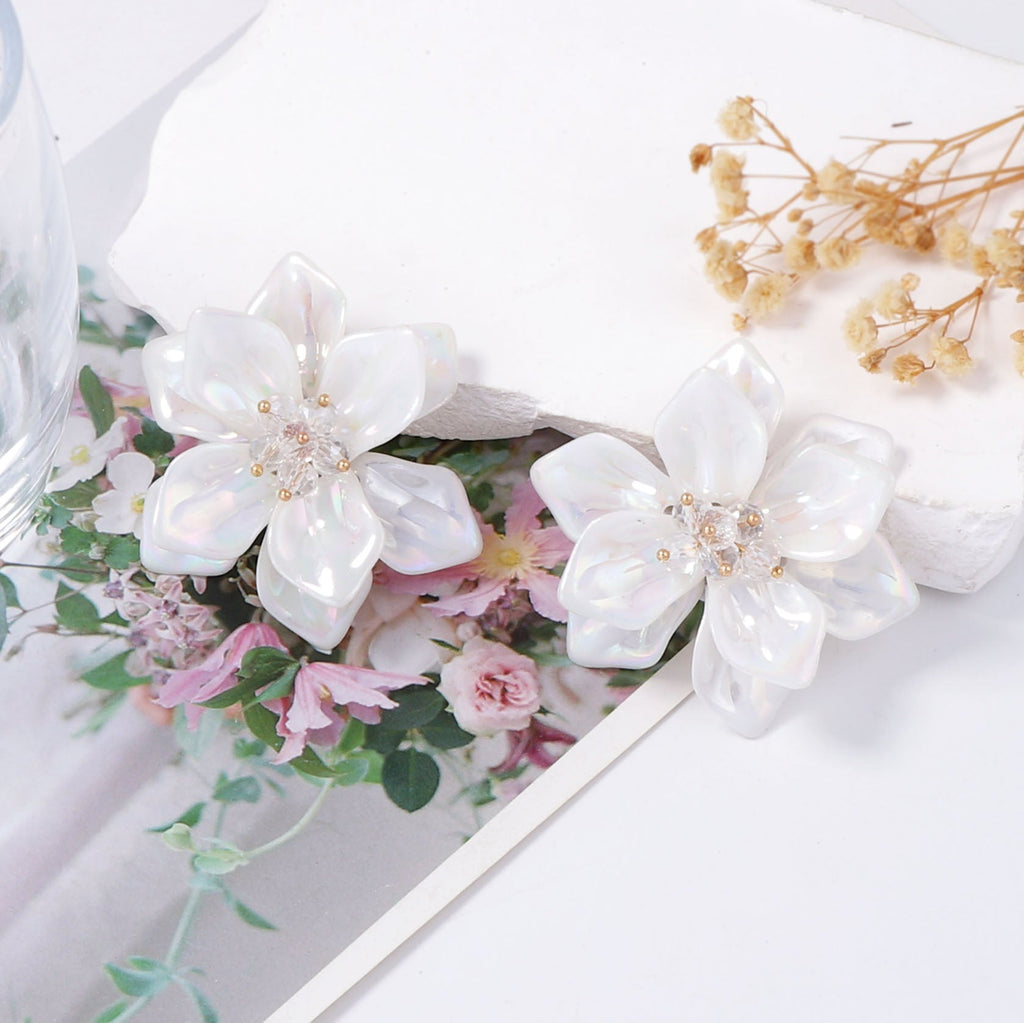 Charming Earring for Any Occasion
