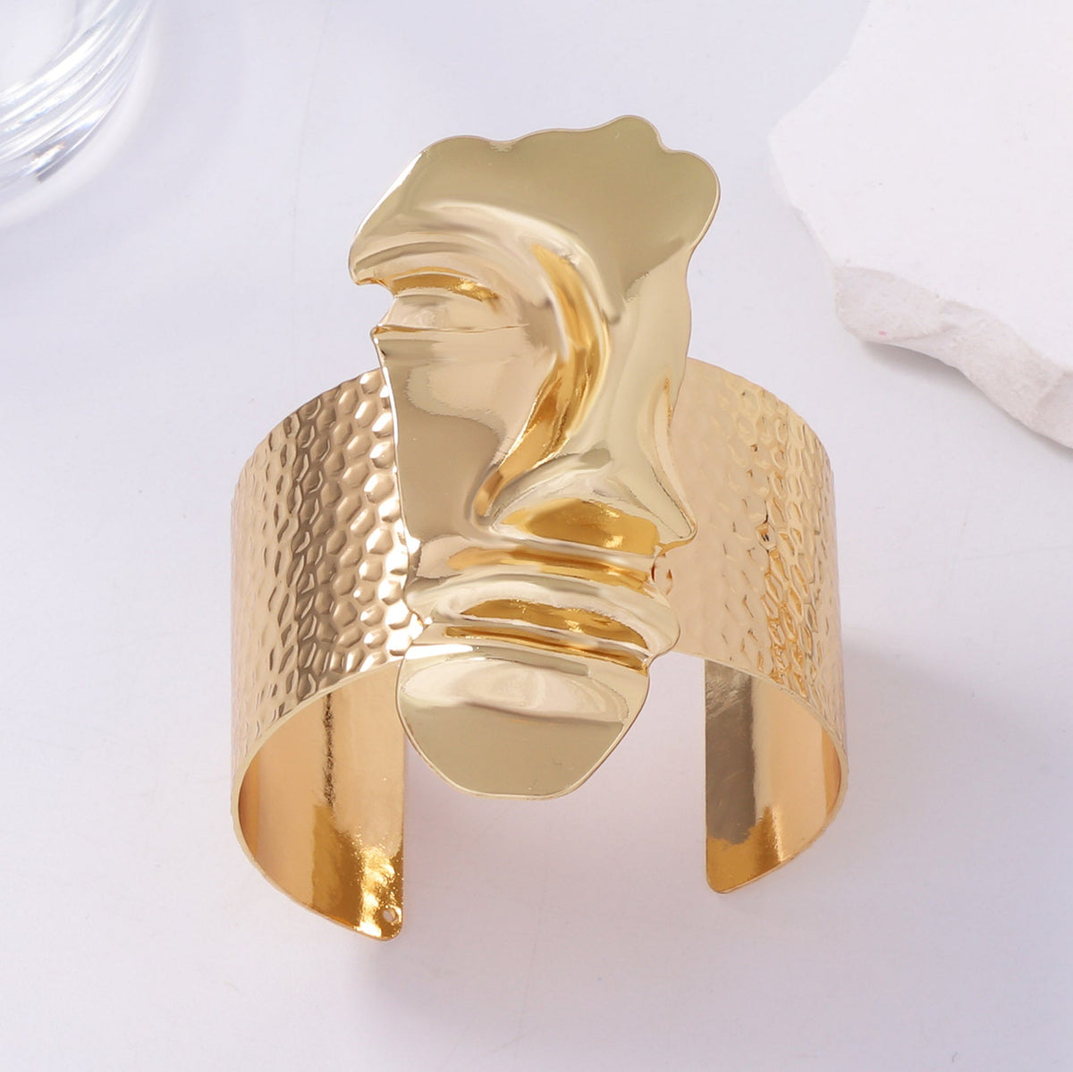 Charming Piece for Any Occasion