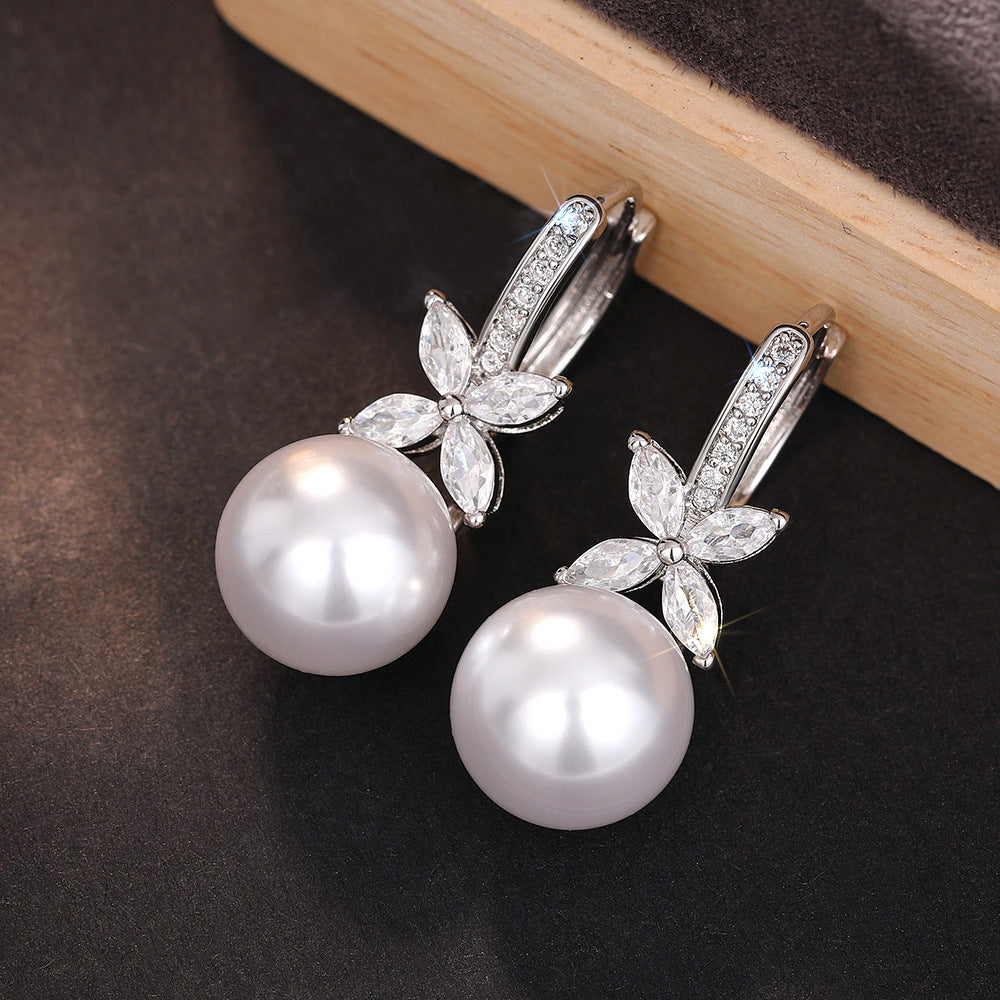 Classic Pearl Earring with Timeless Appeal