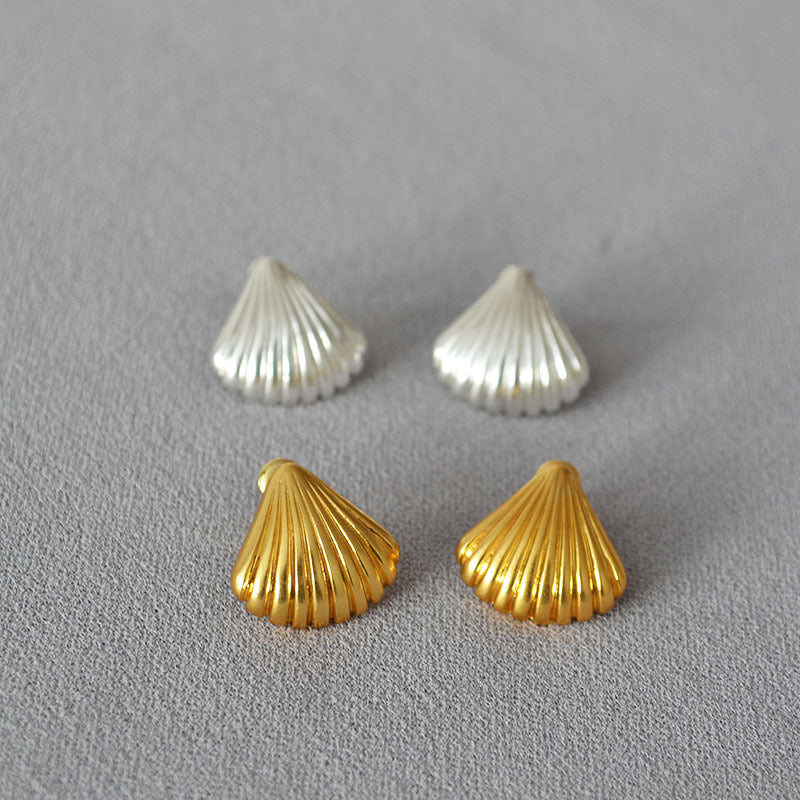 Elegant Gold Earring for Every Occasion
