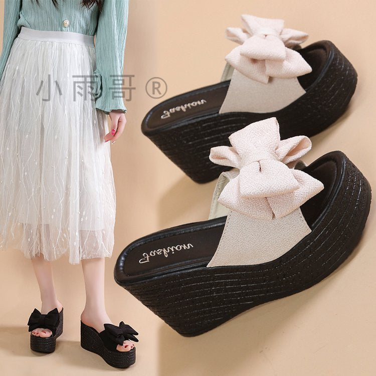 Chic Orthopedic Sandals with Unique Design