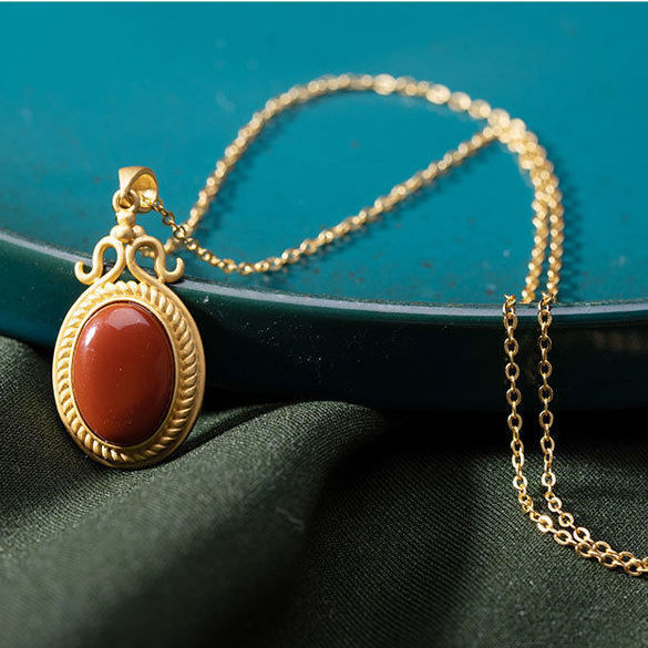 Elegant Gold Pendant for Every Occasion
