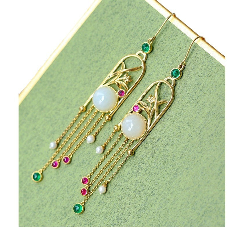 Classic Gold Earring with Timeless Appeal