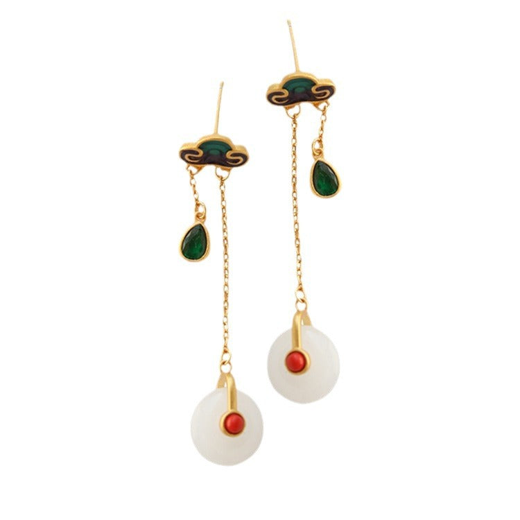 Charming Gold Earring for Any Occasion