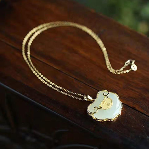 Classic Gold Necklace with Timeless Appeal
