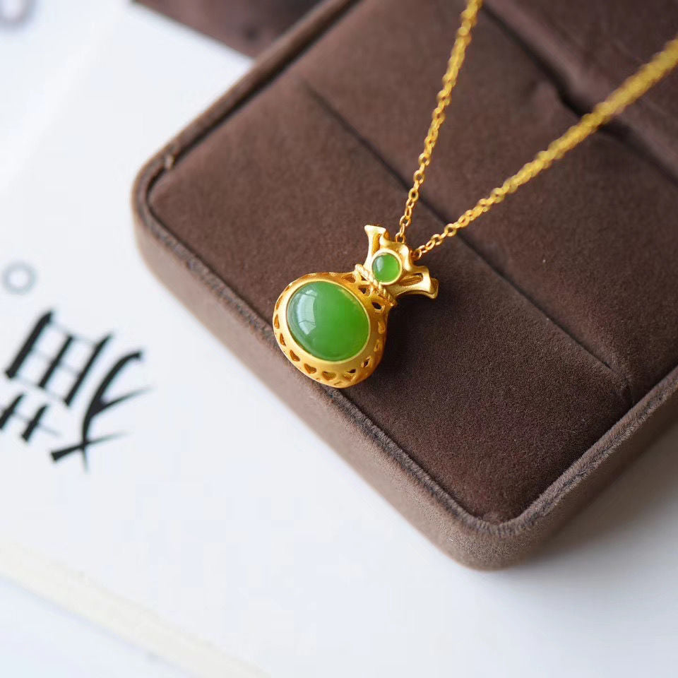 Stunning Gold Necklace for Daily Wear
