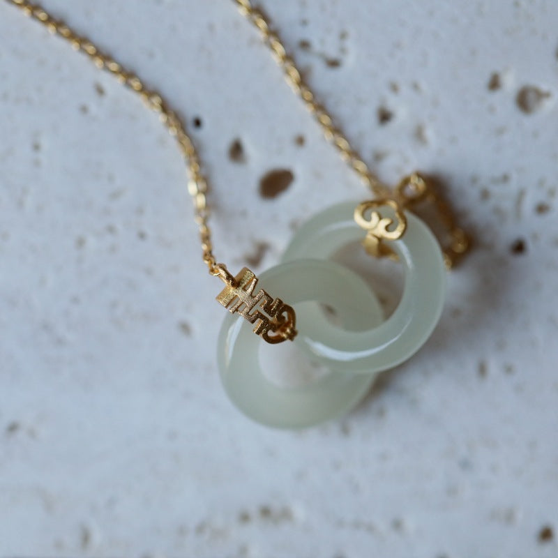 Charming Silver Necklace for Any Occasion