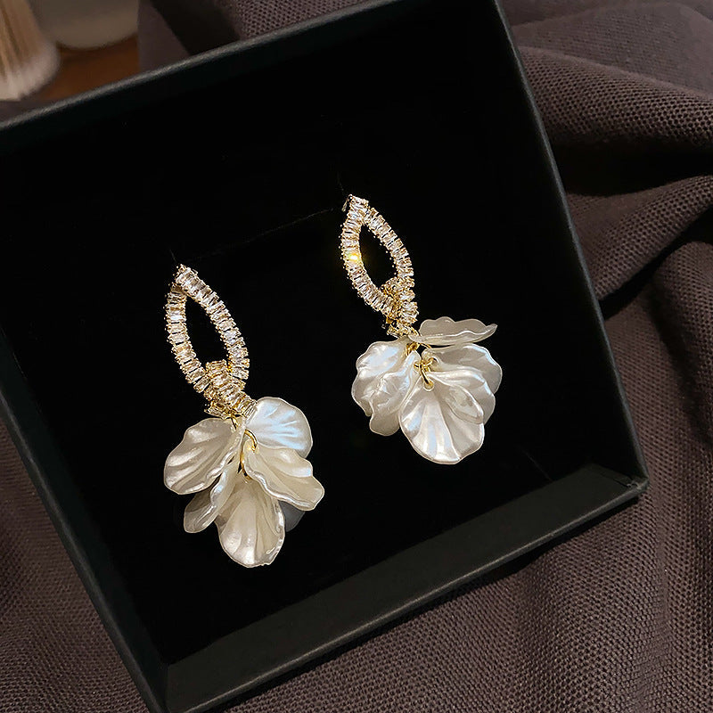 Classic Earring with Timeless Appeal