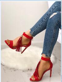 Graceful Orthopedic Sandals for Modern Look