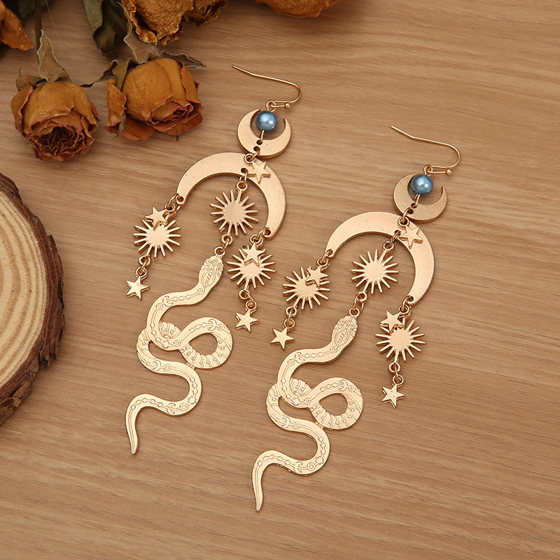 Classic Gold Earring with Timeless Appeal