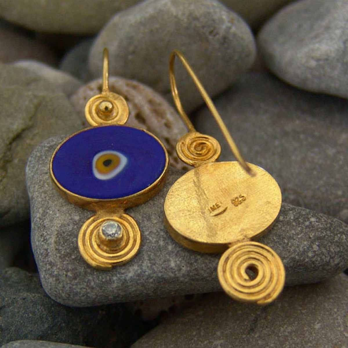 Classic Earring with Timeless Appeal