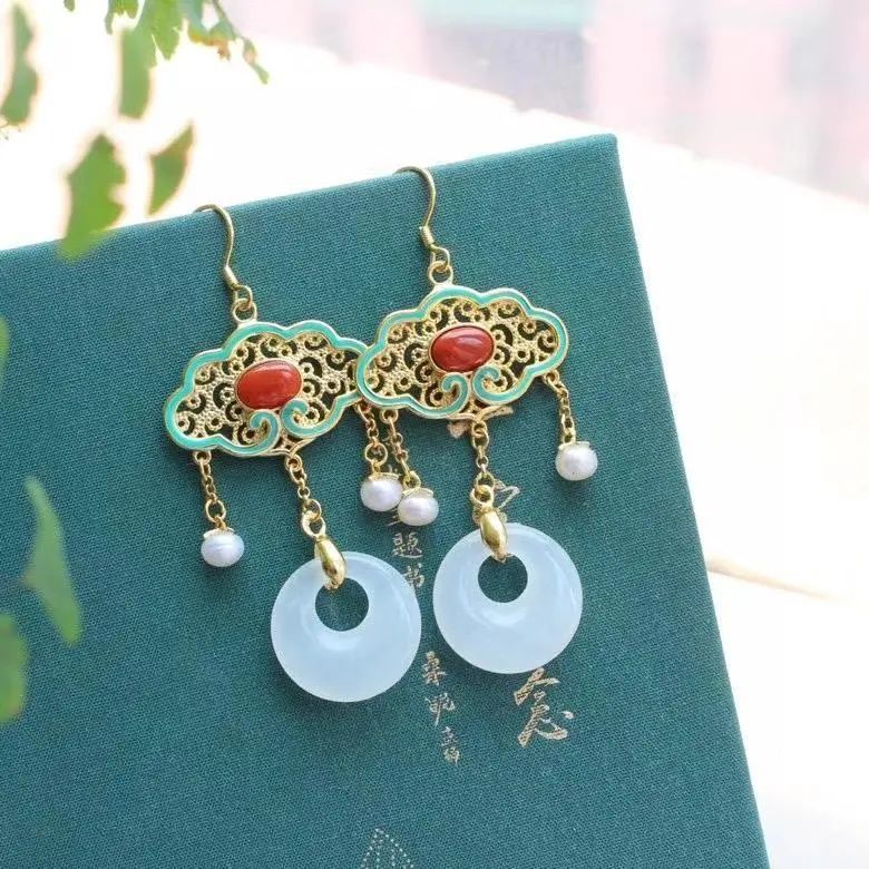 Classic Silver Earring with Timeless Appeal