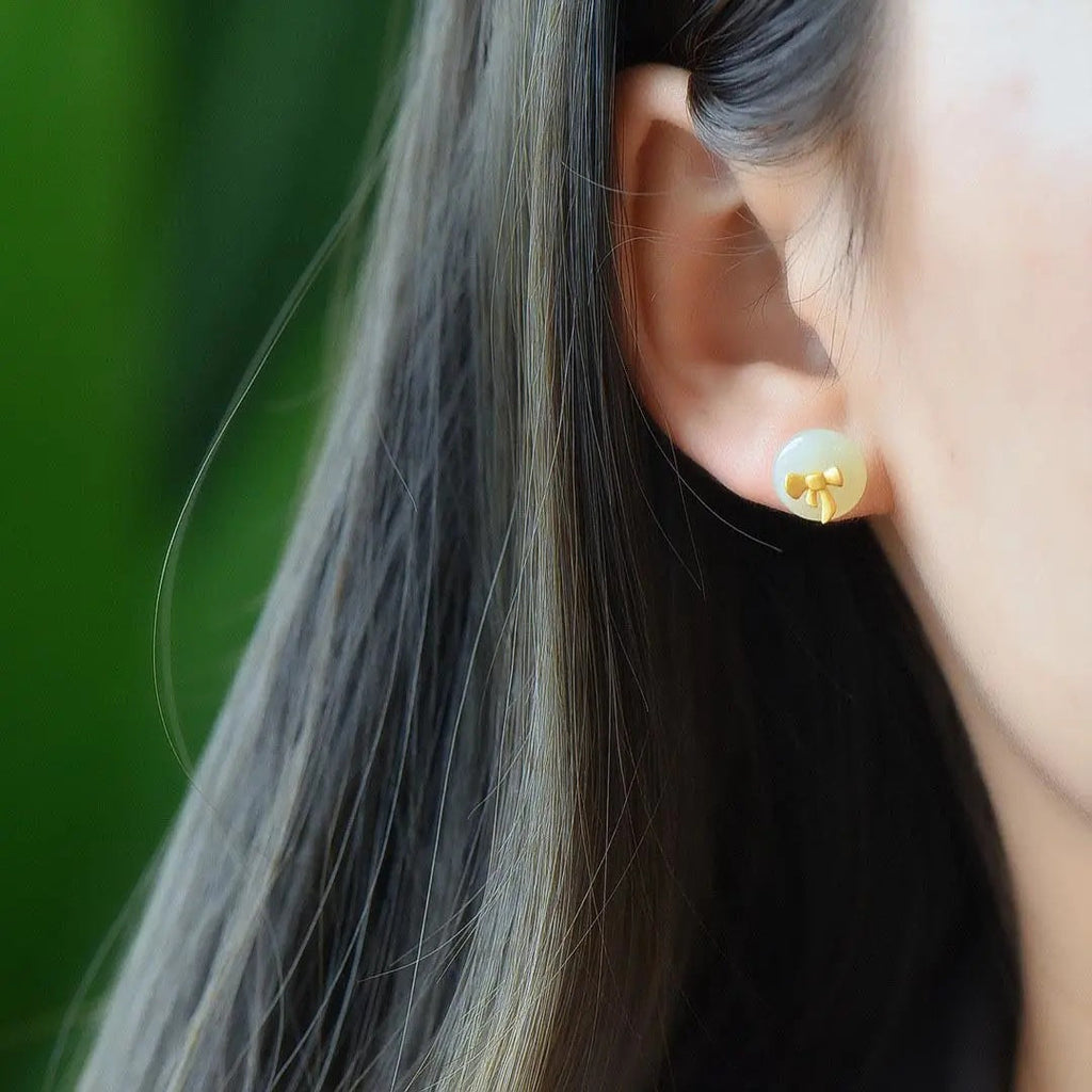 Classic Gold Earring with Timeless Appeal
