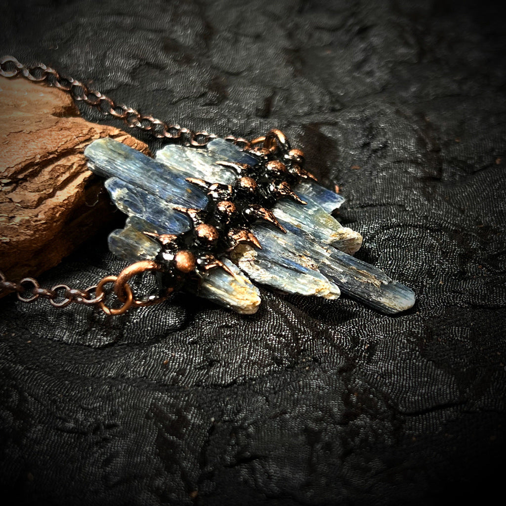 Stunning Necklace for Daily Wear