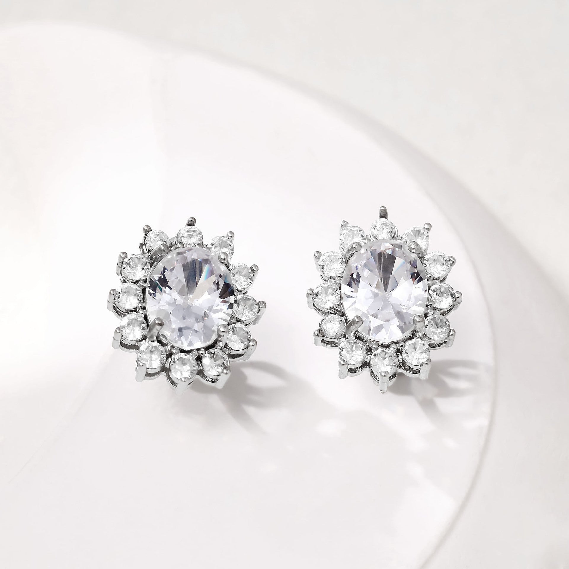 Charming Earring for Any Occasion
