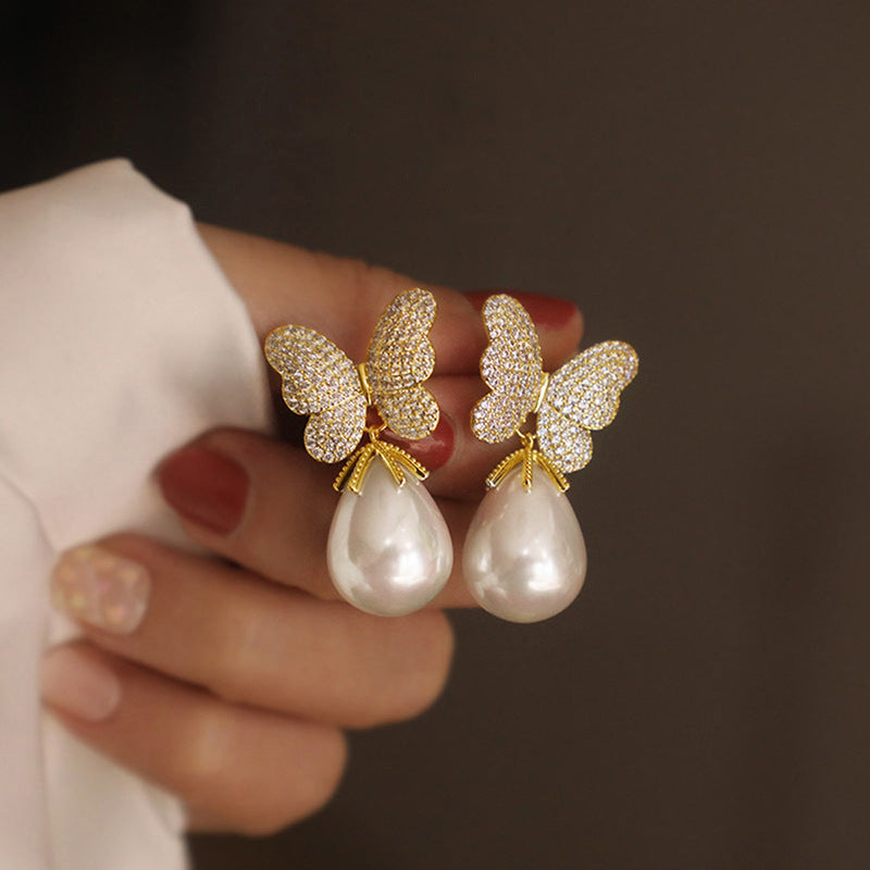 Stunning Pearl Earring for Daily Wear