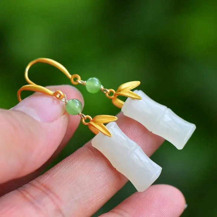 Romantic Silver Earring for Special Moments