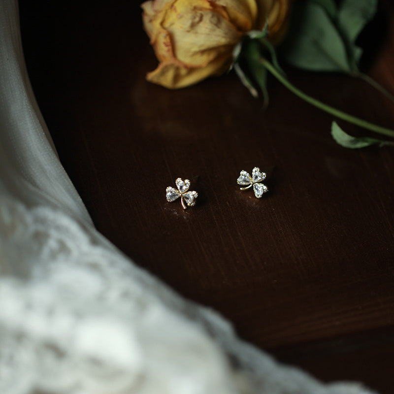Romantic Earring for Special Moments