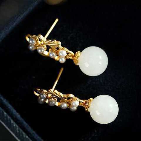 Beautiful Silver Earring with Unique Style