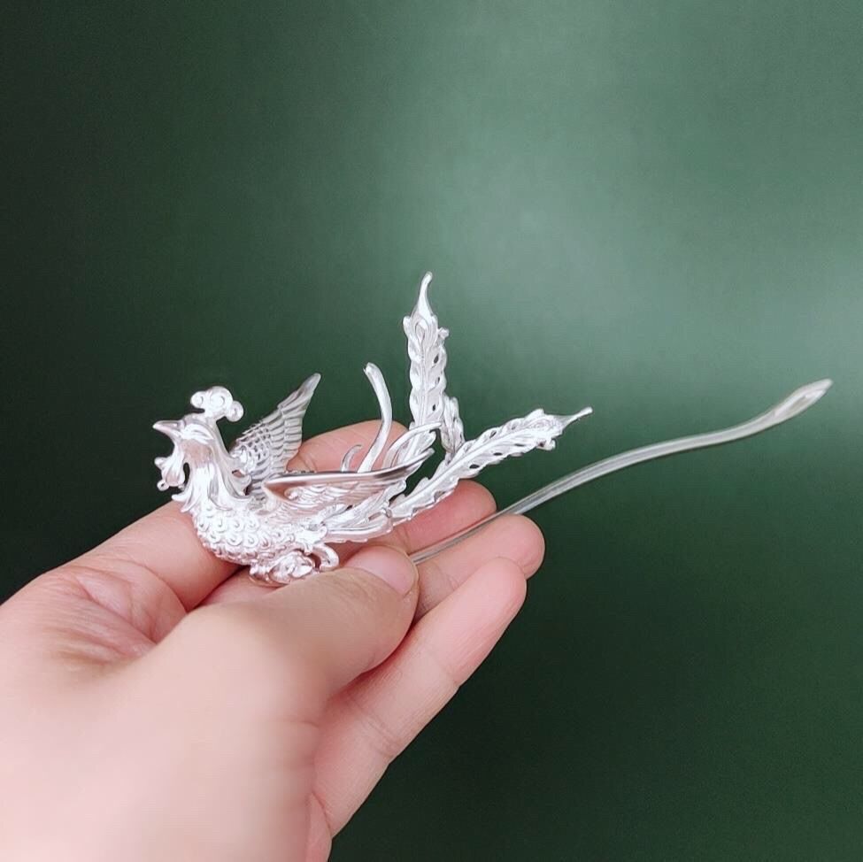 Charming Silver Piece for Any Occasion