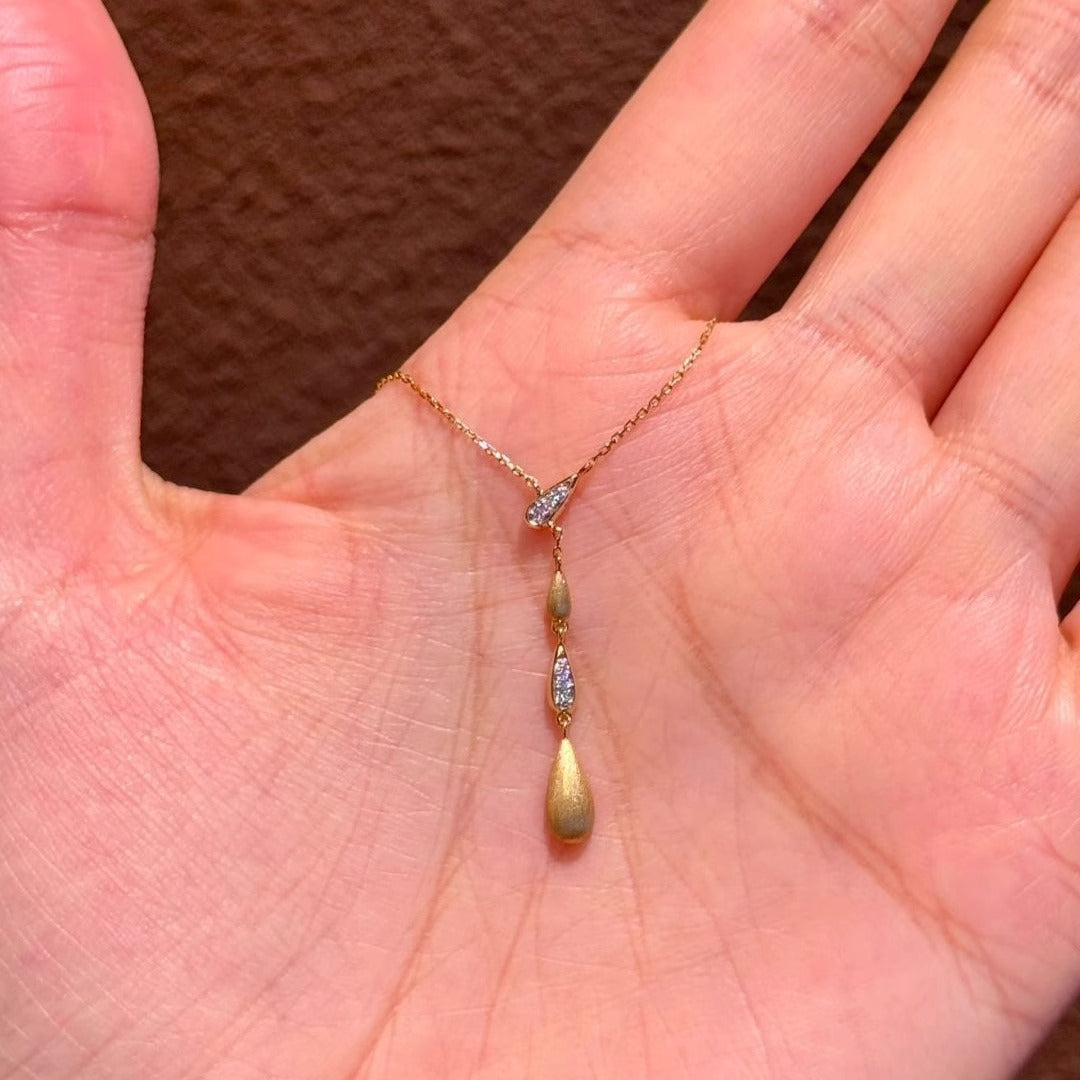 Classic Gold Necklace with Timeless Appeal