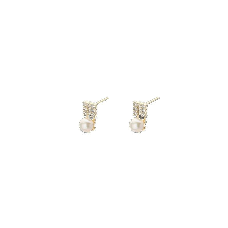Stunning Pearl Earring for Daily Wear