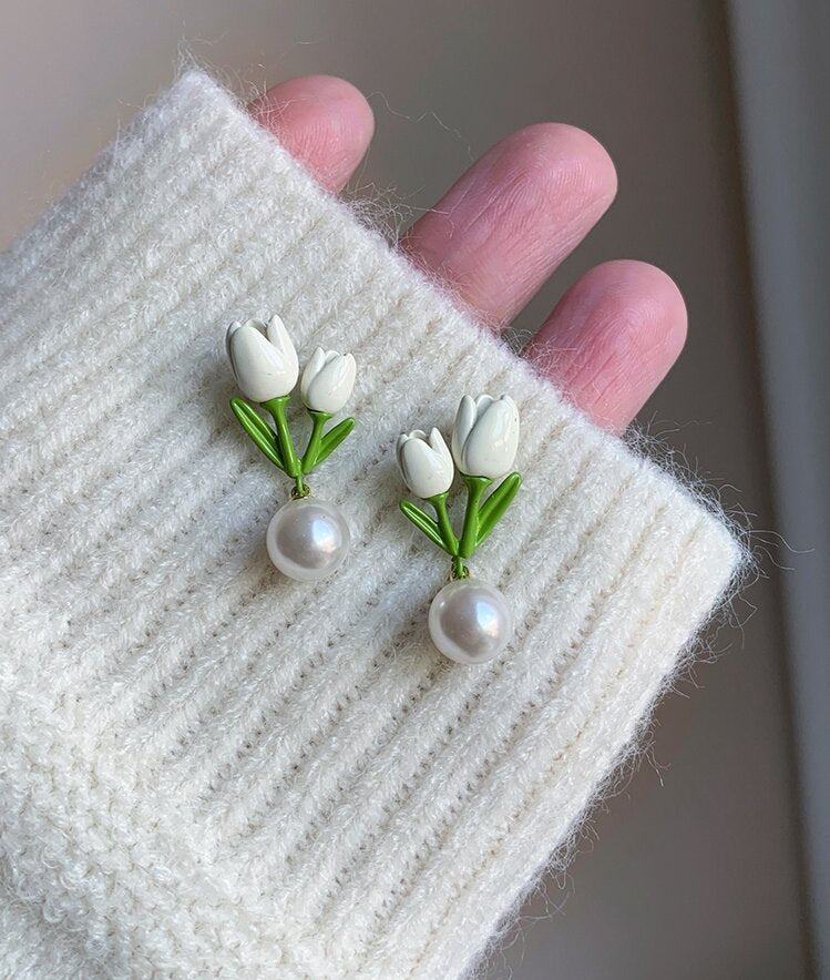 Stunning Pearl Earring for Daily Wear