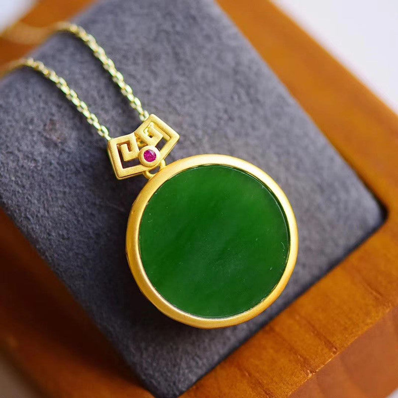 Romantic Gold Pendant for Special Moments