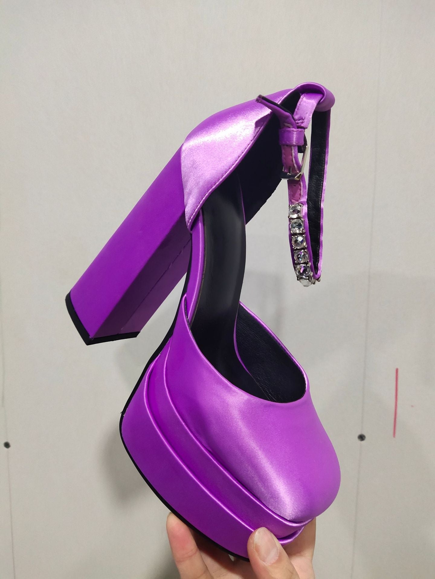 Chic Orthopedic Sandals with Unique Design