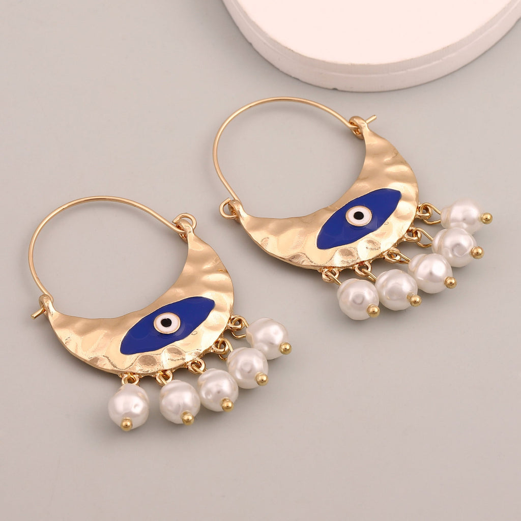 Classic Pearl Earring with Timeless Appeal