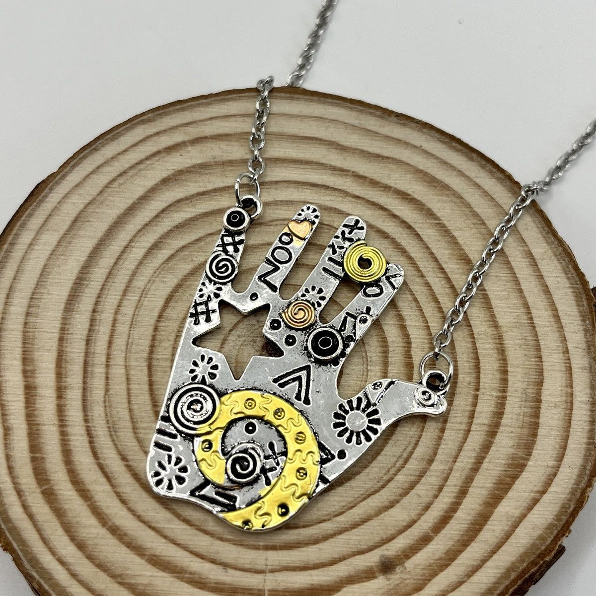 Stunning Necklace for Daily Wear