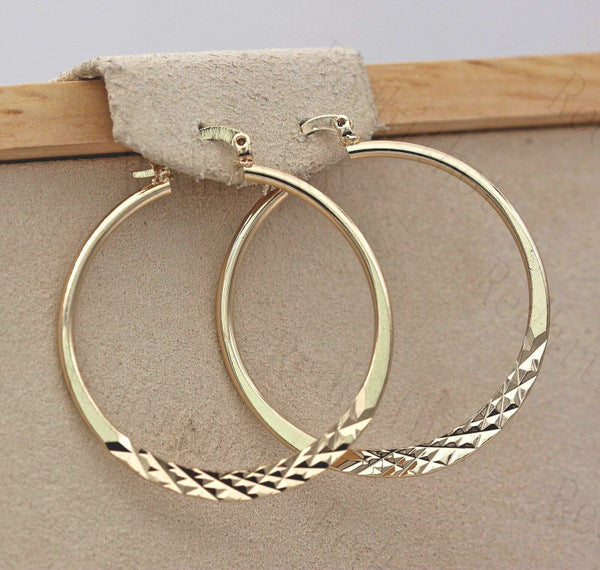 Charming Gold Ring for Any Occasion