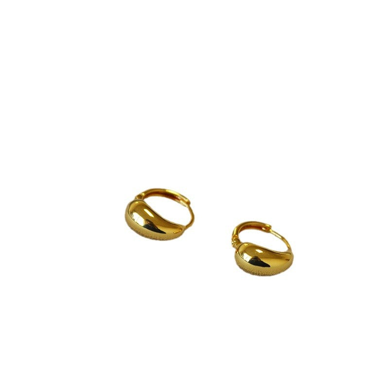 Classic Gold Earring with Timeless Appeal