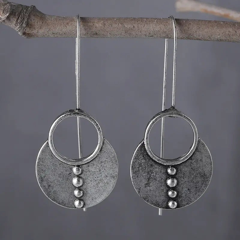 Charming Silver Earring for Any Occasion
